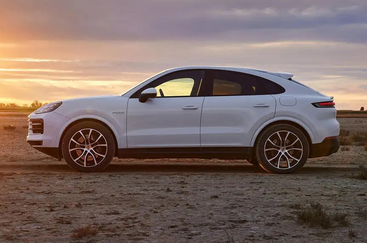 2023 Porsche Cayenne facelift side profile